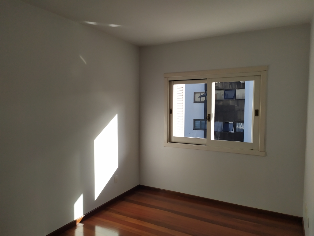 APARTAMENTO COM 3 DORMITÓRIOS