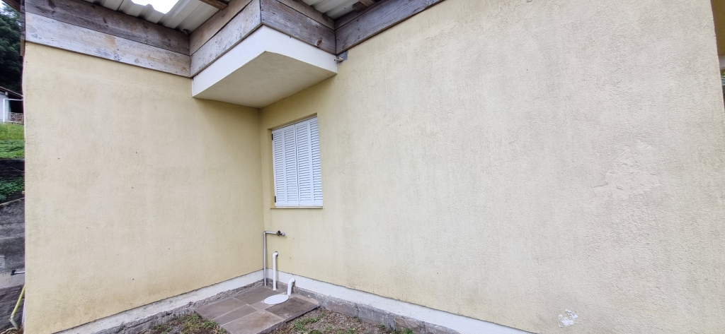 CASA COM 2 DORMITÓRIOS