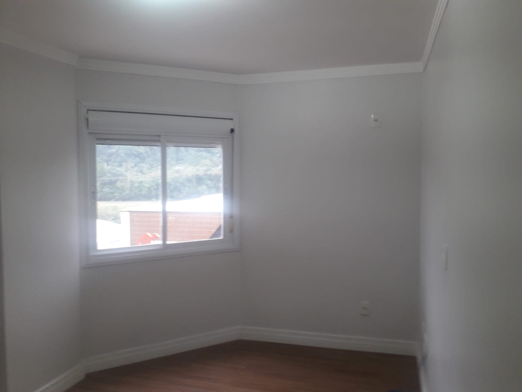 APARTAMENTO COM 3 DORMITÓRIOS