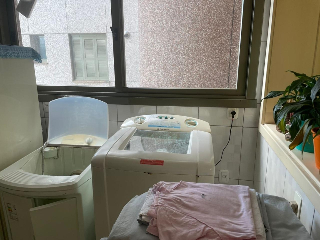 APARTAMENTO COM 3 DORMITÓRIOS