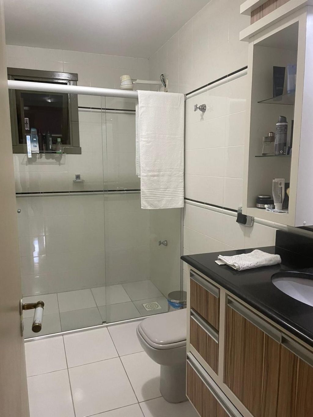 APARTAMENTO COM 3 DORMITÓRIOS