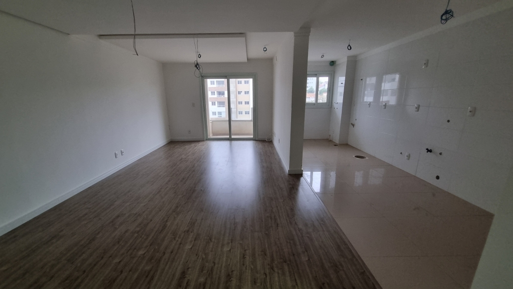 APARTAMENTO COM 3 DORMITÓRIOS