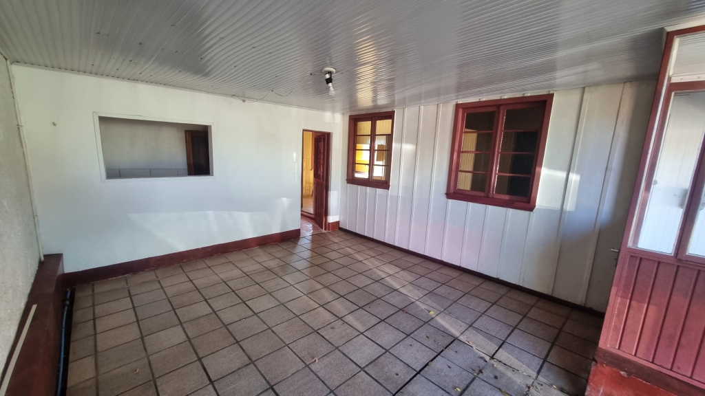CASA COM 3 DORMITÓRIOS