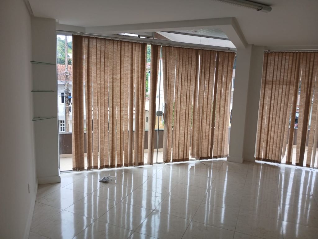 SALA COMERCIAL