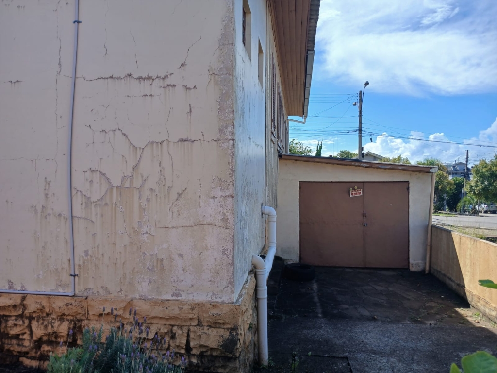 CASA COM 3 DORMITÓRIOS