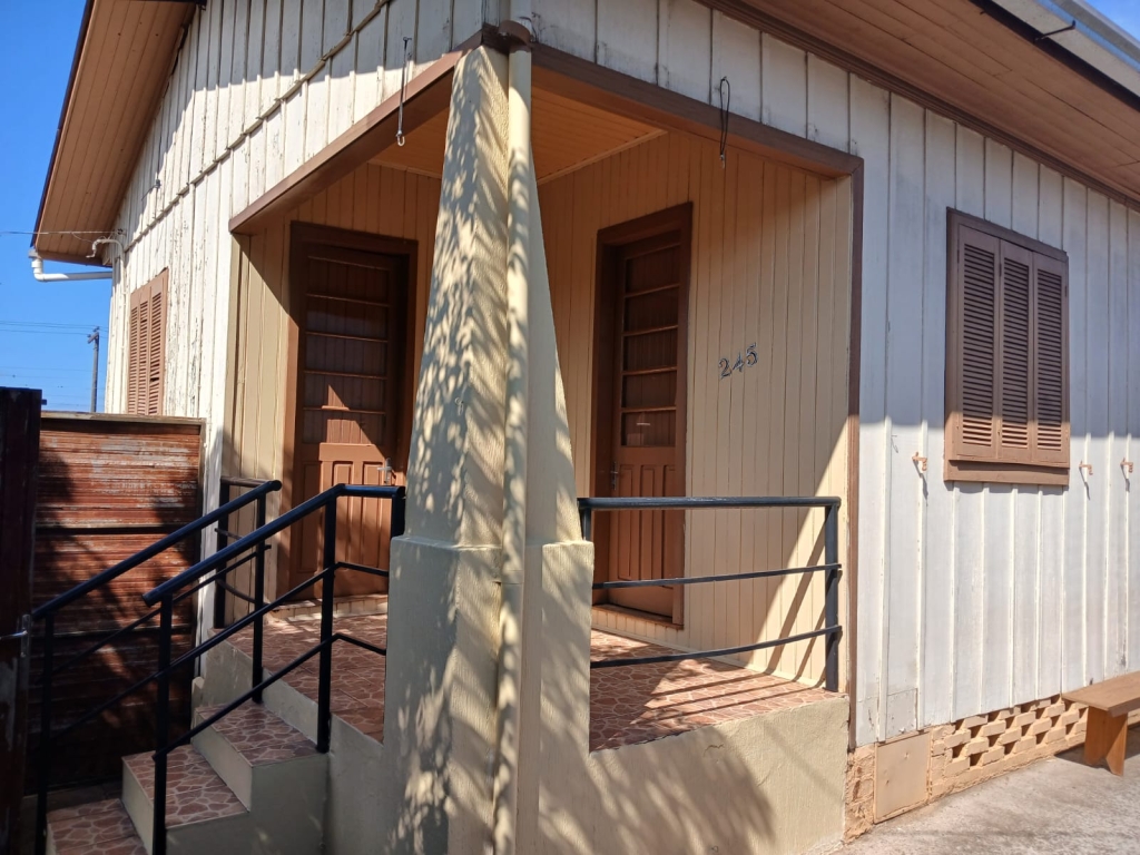 CASA COM 3 DORMITÓRIOS