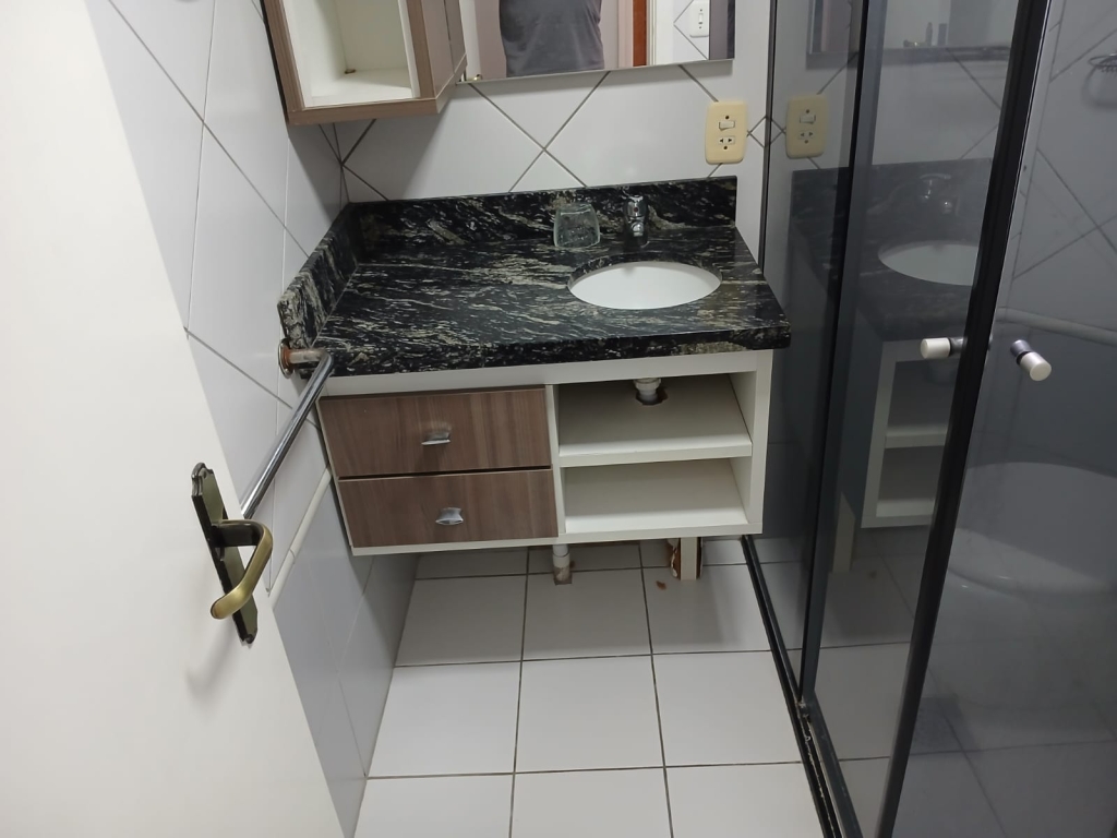 APARAMENTO COM 2 DORMITÓRIOS,