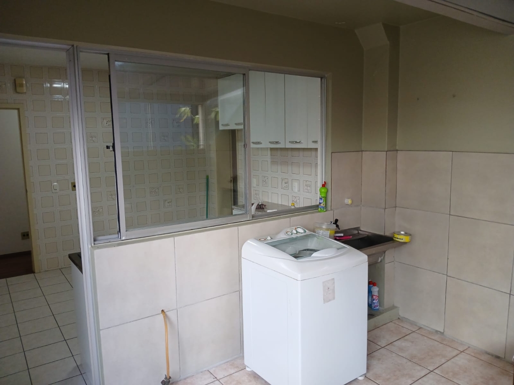 APARTAMENTO COM 2 DORMITÓRIOS
